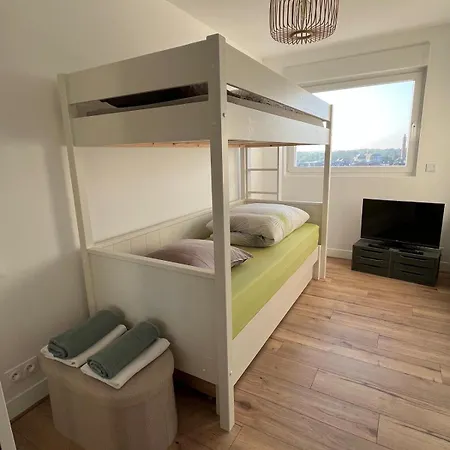 Mathilda Front De 9e Etage Apartament