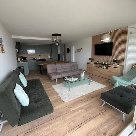 Mathilda Front De 9e étage