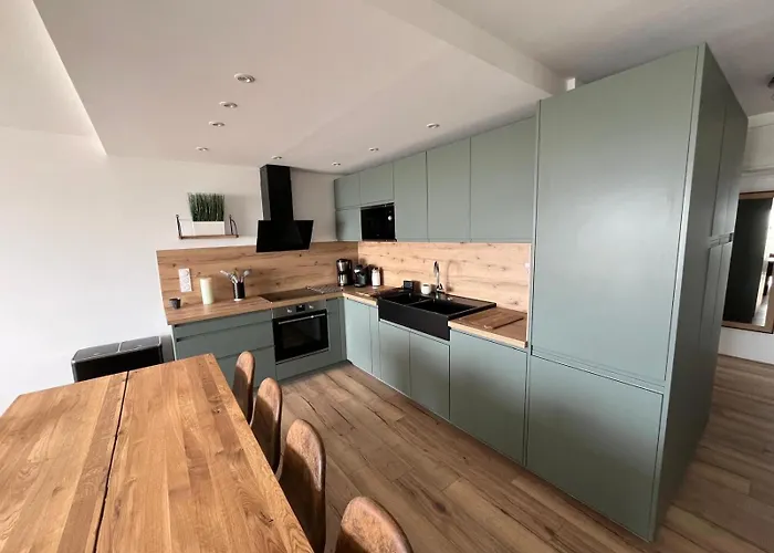 Mathilda Front De 9e étage *