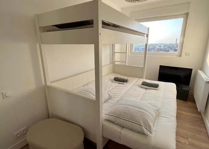 Mathilda Front De 9e Etage